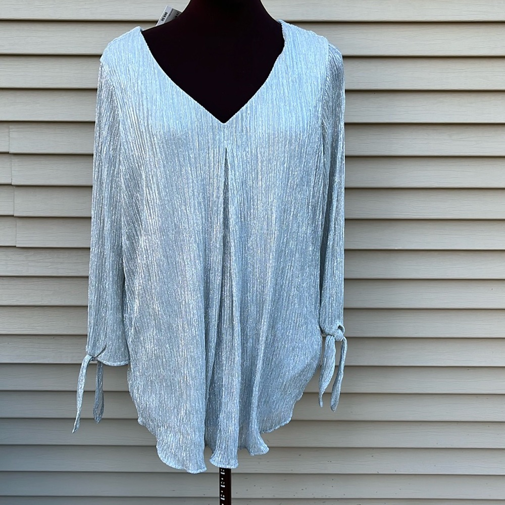 NWT Alfani silver top size medium